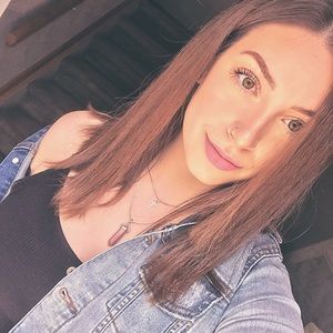 Meet your Posher, Vicky